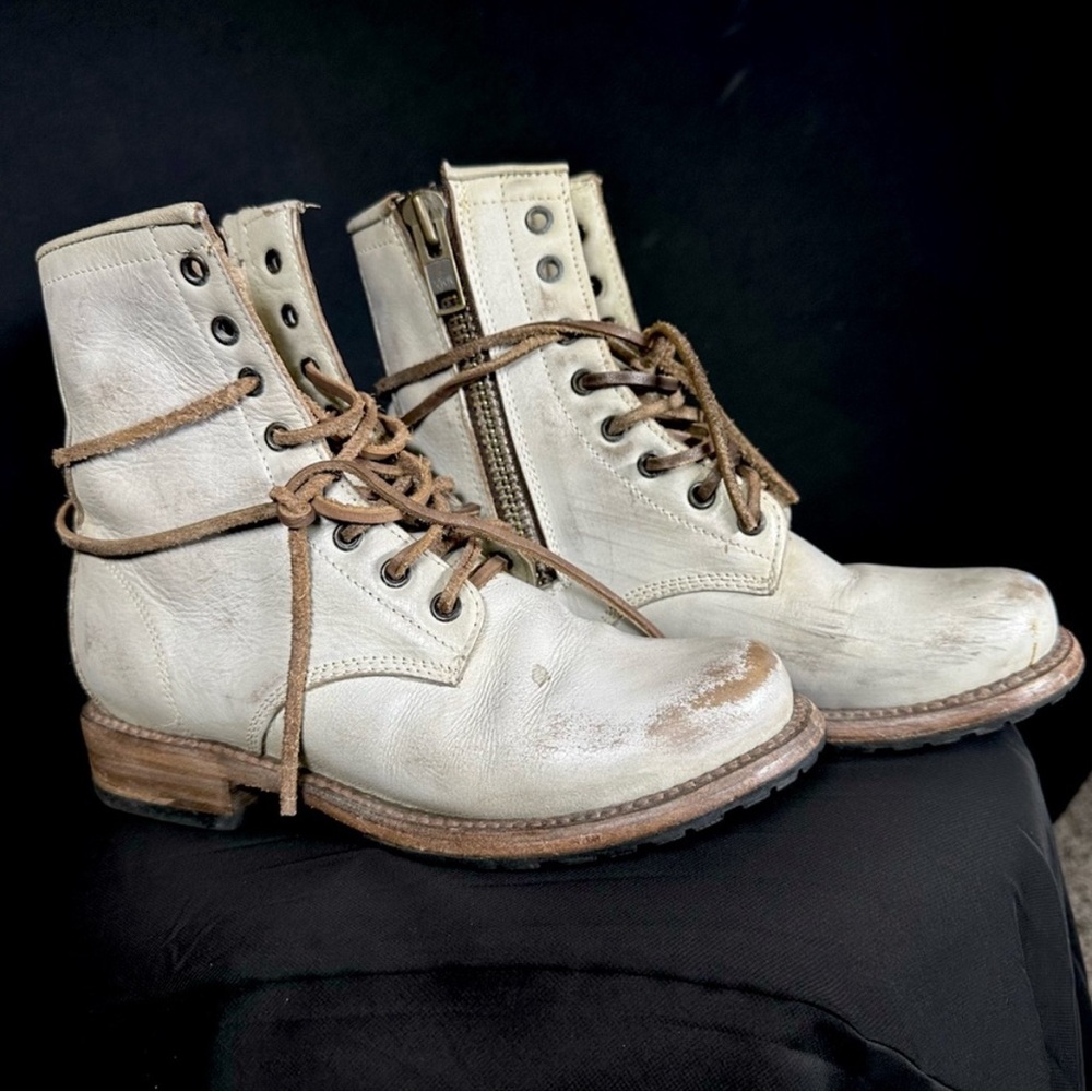 FREEBIRD Manchester Taupe Distressed Boots
